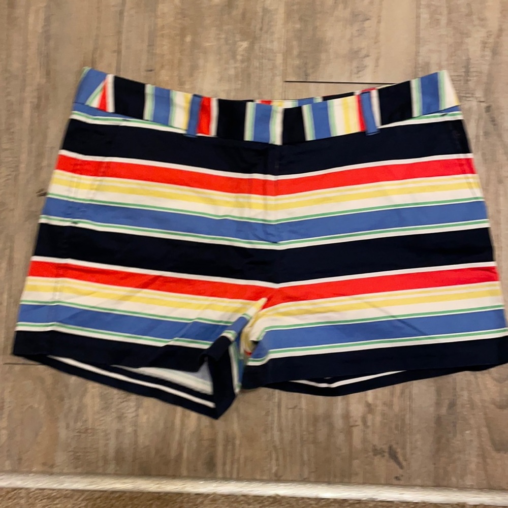 Vineyard vines stripped shorts